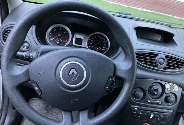 Renault Clio cena 8500 przebieg: 165000, rok produkcji 2010 z Poznań małe 56